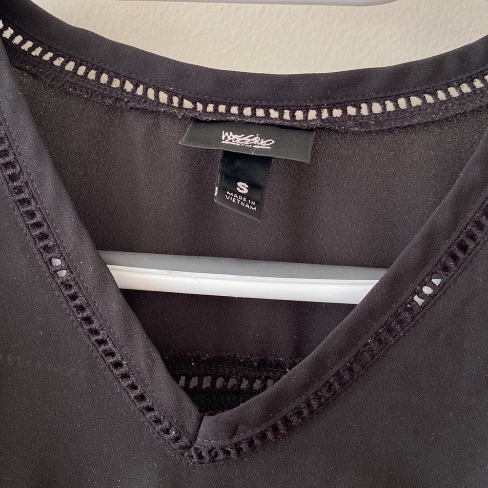 Blouse - Picture 2 of 4